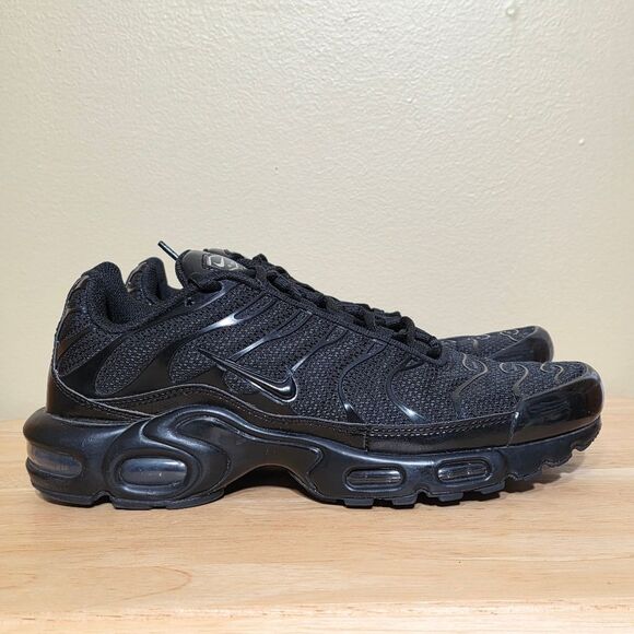 Nike Air Max Plus TN Triple Black Shoes 604133-050 Men's Size 9 - Picture 1 of 8